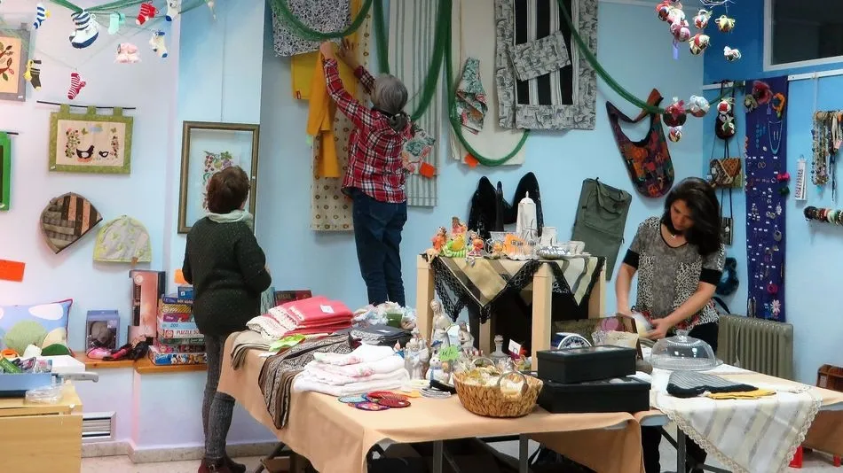 Las mujeres de la iglesia del Paseo de la Estación organizan un mercadillo solidario 