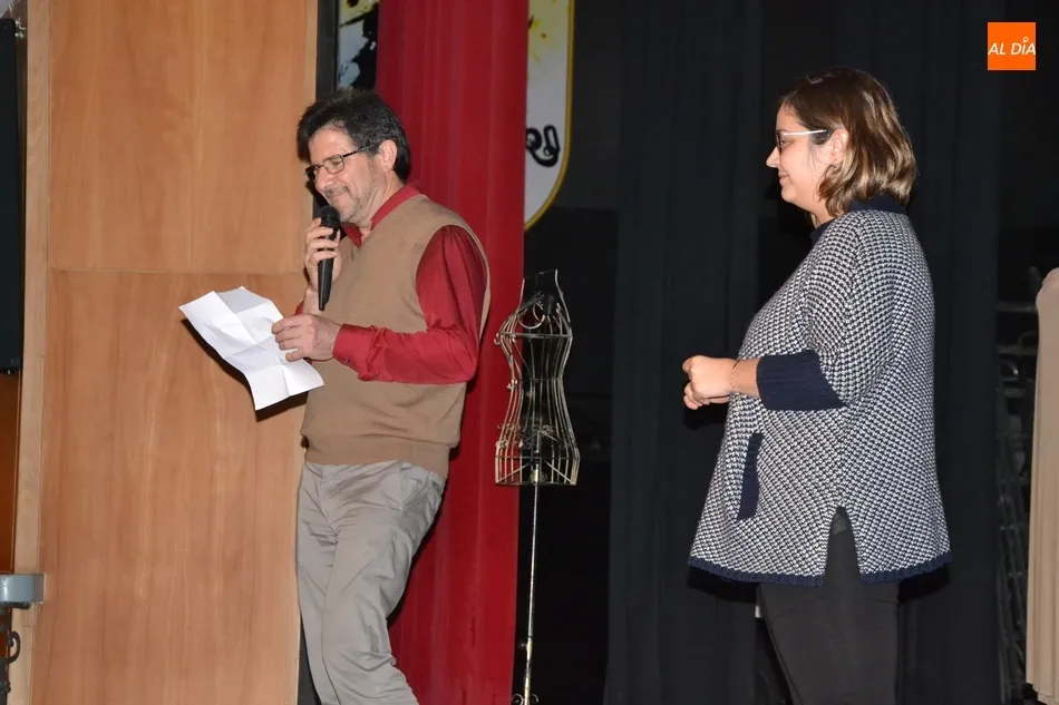 Foto 7 - Unos 400 escolares de Secundaria del Oeste de la provincia disfrutan del teatro en Mir&oacute;briga  