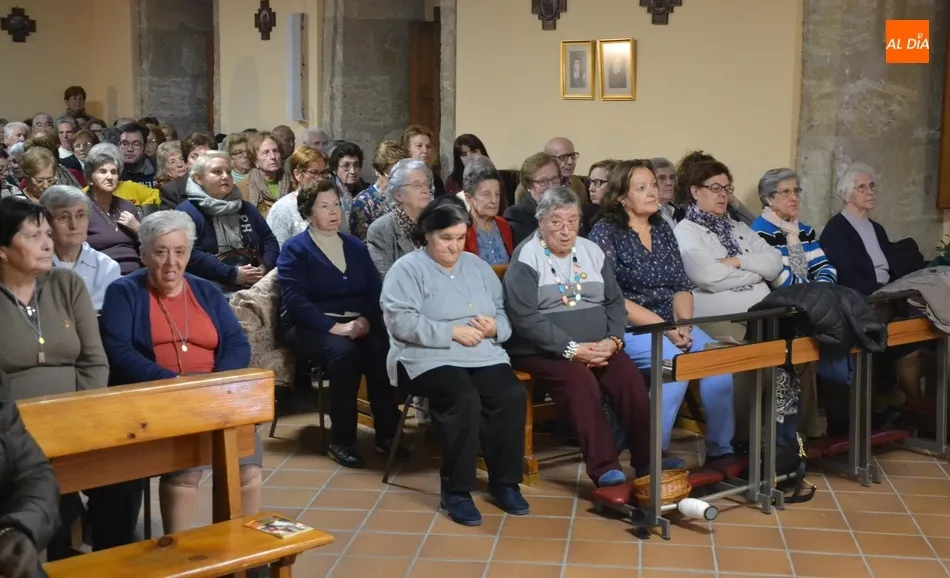 Foto 11 - Lleno a rebosar en la jornada final de la novena en honor a la Virgen de la Medalla Milagrosa  