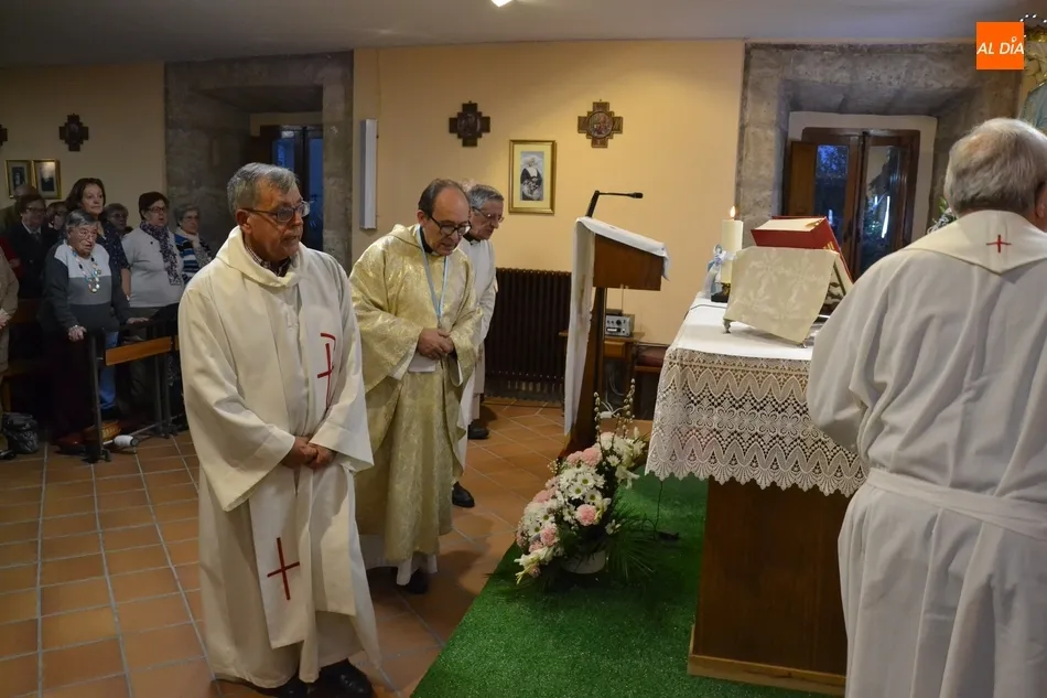 Foto 5 - Lleno a rebosar en la jornada final de la novena en honor a la Virgen de la Medalla Milagrosa  