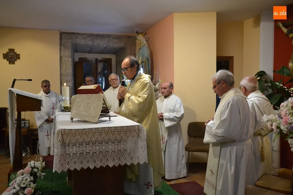 Foto 3 - Lleno a rebosar en la jornada final de la novena en honor a la Virgen de la Medalla Milagrosa  