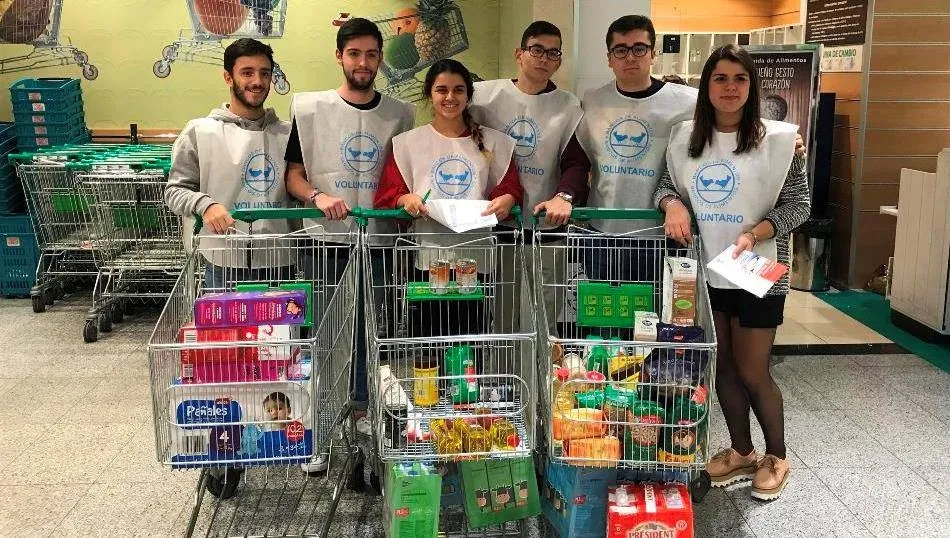 Más de 700 voluntarios colaboraron en la última Gran Recogida del Banco de Alimentos en Salamanca