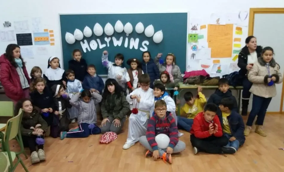 Los niños de La Fuente de San Esteban escapan del mal  