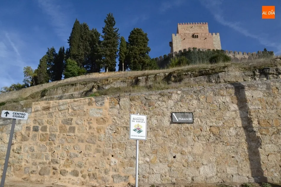 Así luce el muro de contención de la Puerta de Santiago tras completarse las reparaciones  