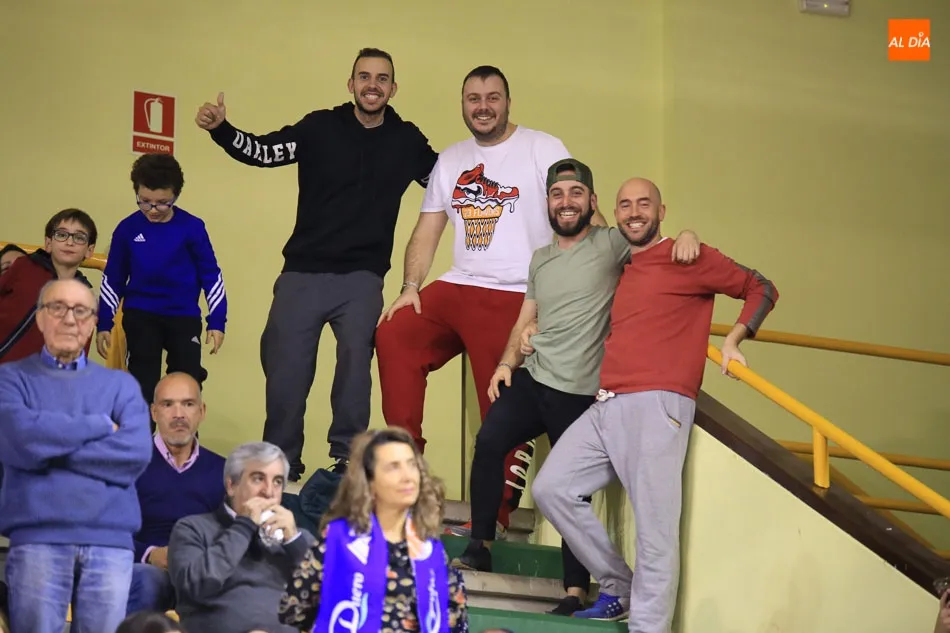 Foto 6 - El Perfumer&iacute;as Avenida no puede obrar otra noche m&aacute;gica y cae ante el Sopron (70-78)