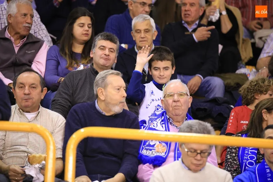 Foto 5 - El Perfumer&iacute;as Avenida no puede obrar otra noche m&aacute;gica y cae ante el Sopron (70-78)