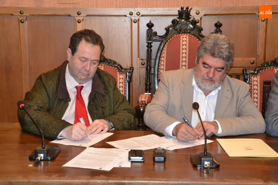 Foto 3 - Ayuntamiento y C&aacute;mara de Comercio renuevan el convenio del Vivero, que ya est&aacute; al 50%  