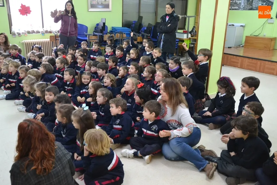 Foto 10 - El Colegio Misioneras-Santa Teresa recibe un a&ntilde;o m&aacute;s a la Casta&ntilde;era  