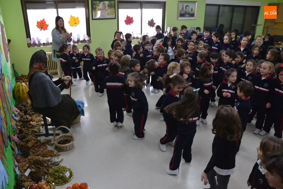 Foto 4 - El Colegio Misioneras-Santa Teresa recibe un a&ntilde;o m&aacute;s a la Casta&ntilde;era  