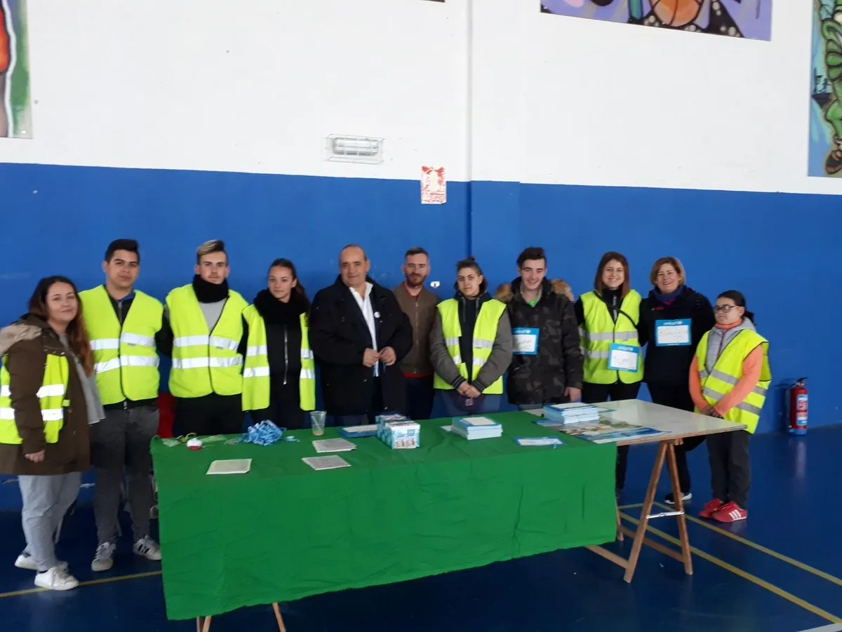 Voluntarios para la carrera solidaria