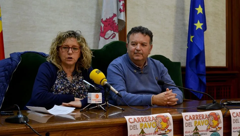 Mª Carmen Hernández, presidenta del Club de Atletismo y Raúl Hernández, concejal de Deportes