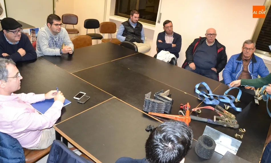 Foto 3 - Empresarios mirobrigenses conocen la nueva normativa de estiba de mercanc&iacute;as  