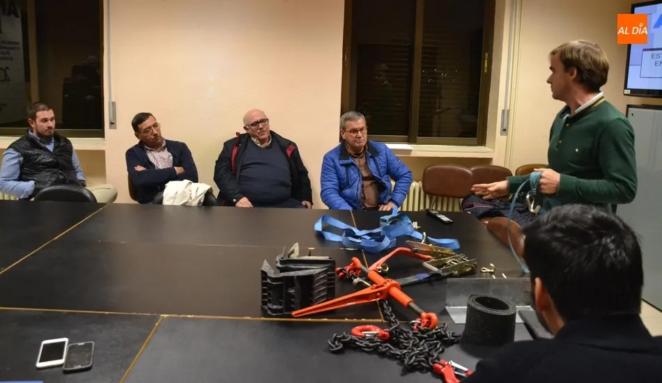 Empresarios mirobrigenses conocen la nueva normativa de estiba de mercancías  