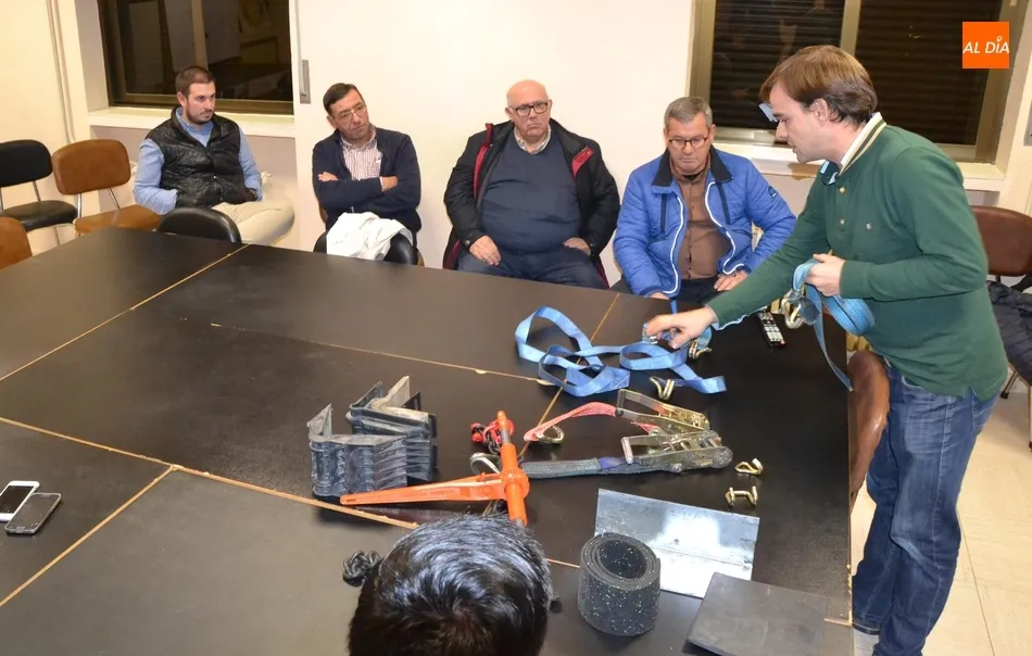 Foto 2 - Empresarios mirobrigenses conocen la nueva normativa de estiba de mercanc&iacute;as  