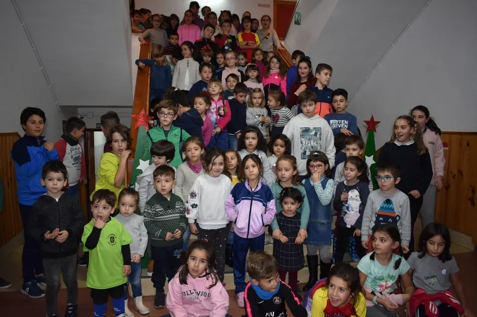 Más de 200 personas decoran el Colegio San Francisco  