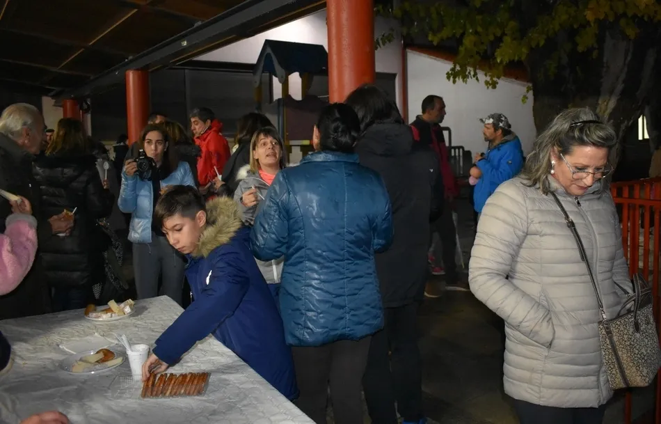 Foto 10 - M&aacute;s de 200 personas decoran el Colegio San Francisco  