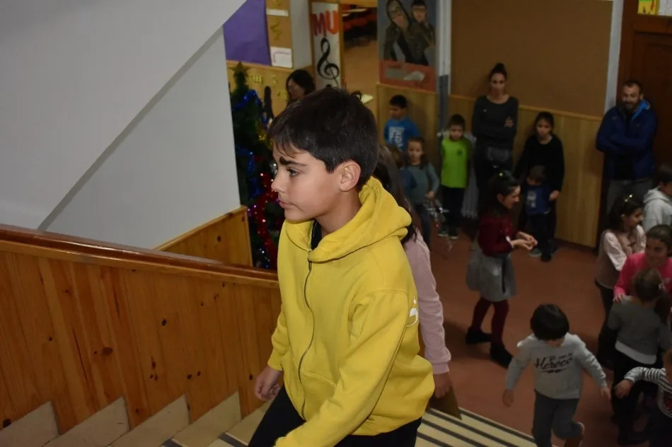 Foto 5 - M&aacute;s de 200 personas decoran el Colegio San Francisco  