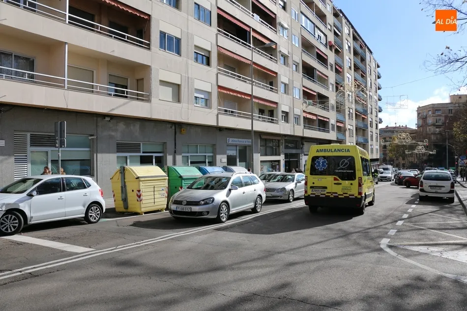 Foto 5 - Una mujer resulta herida tras el aparatoso vuelco de su coche en el Paseo de Carmelitas  
