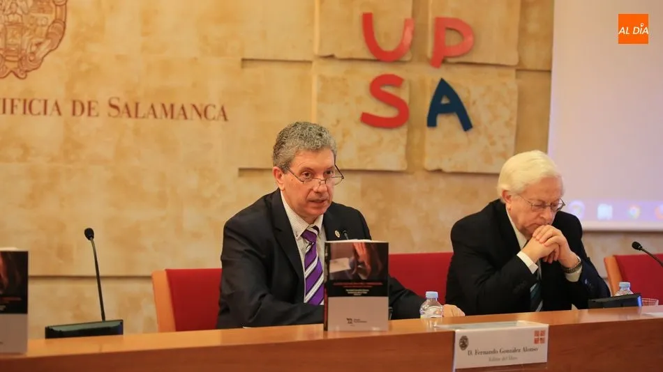Presentació del libro en el Aula de Grados de la Universidad Pontificia. Foto: Alberto Martín