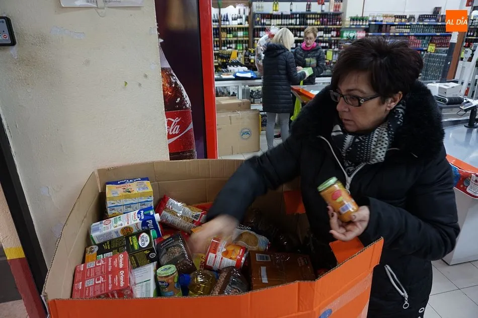 Foto 2 - La villa se suma a la sexta gran recogida de alimentos