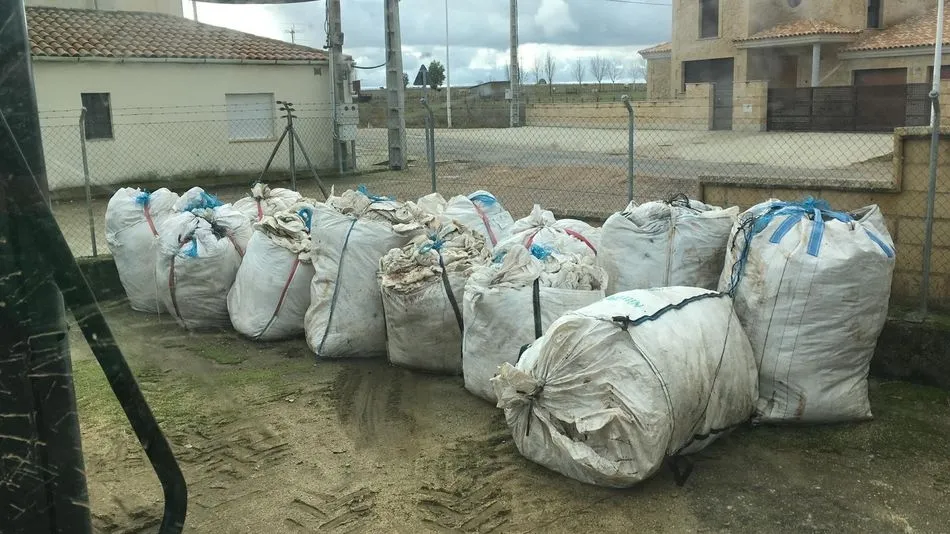 Foto 2 - Ya est&aacute; en marcha la recogida de residuos pl&aacute;sticos procedentes de la actividad agr&iacute;cola y...