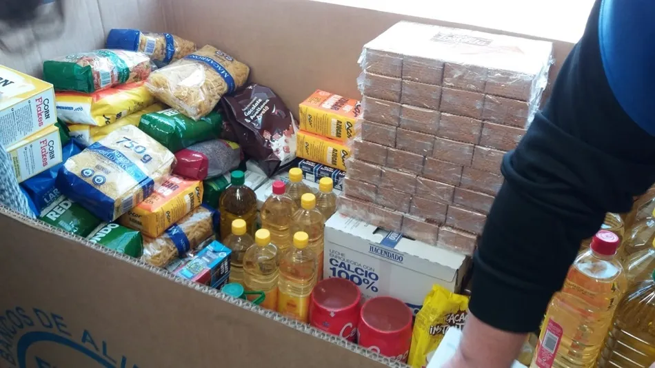 Foto 10 - Alumnos del IES Senara participan en la Gran Recogida del Banco de Alimentos