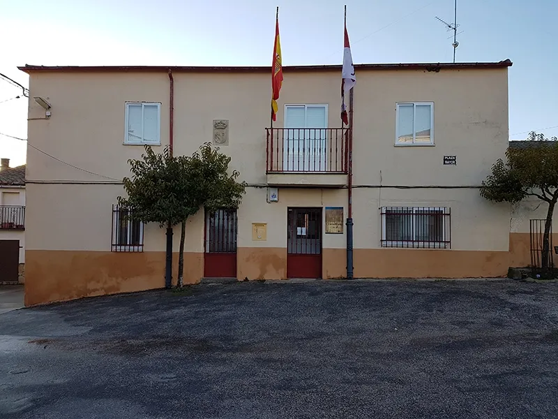 Fachada del Ayuntamiento de San Pedro de Rozados