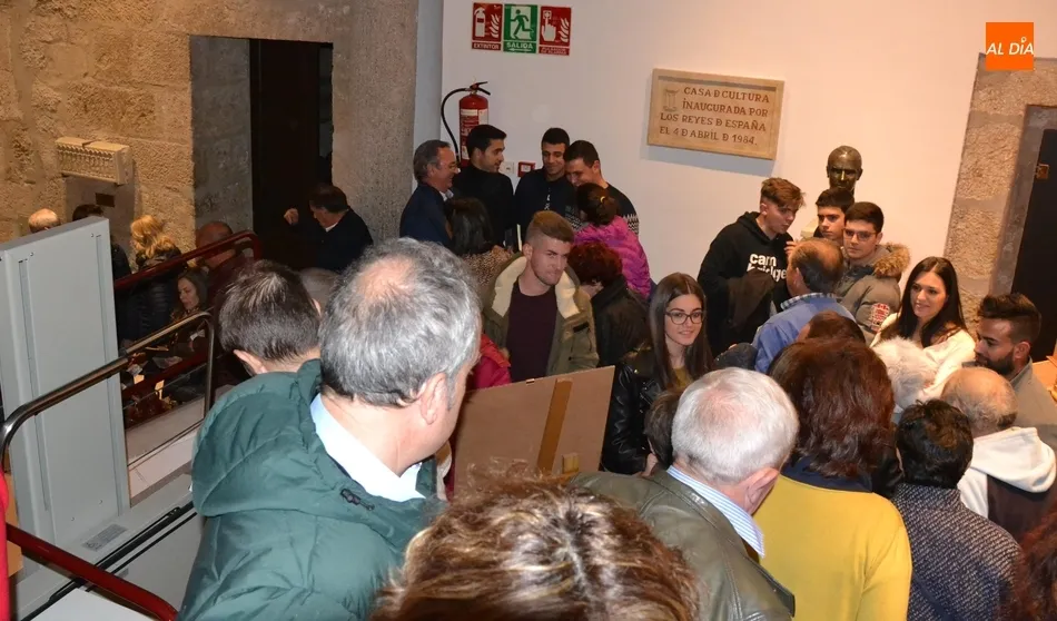 Foto 5 - La Casa de la Cultura se queda peque&ntilde;a para la presentaci&oacute;n del libro de Alberto Gal&aacute;n  