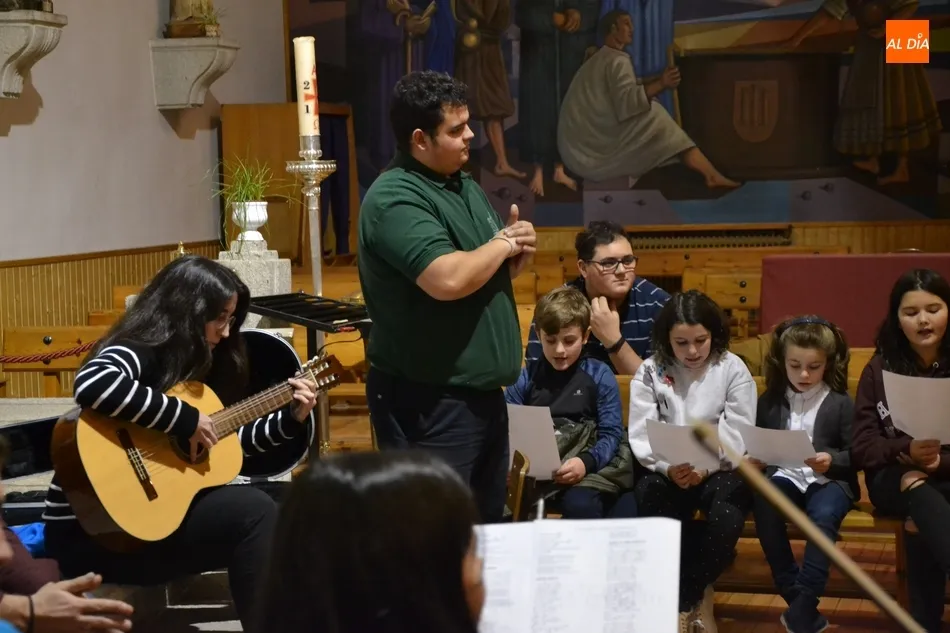 Foto 3 - El nuevo Coro Diocesano realiza su primer ensayo conjunto con m&aacute;s de 30 participantes  