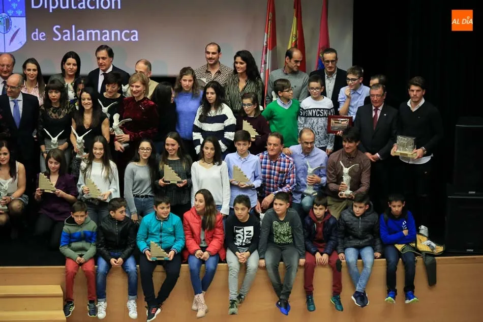 Foto 11 - Los Premios Anuales de la Diputaci&oacute;n reconocen los &eacute;xitos del CB Perfumer&iacute;as Avenida