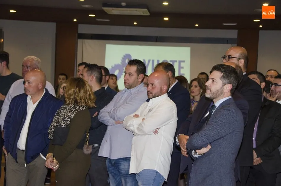 Foto 10 - Instituciones y empresas arropan a SALAMANCA AL D&Iacute;A en la gala por su tercer aniversario  