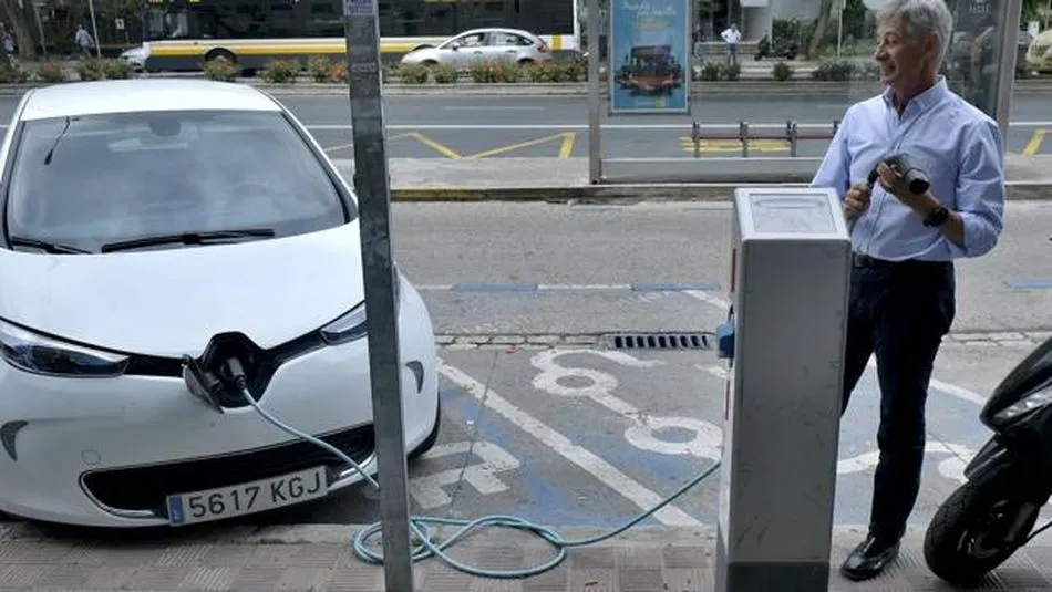 IU-Los Verdes de Cabrerizos propone medidas para impulsar el uso de vehículos menos contaminantes  