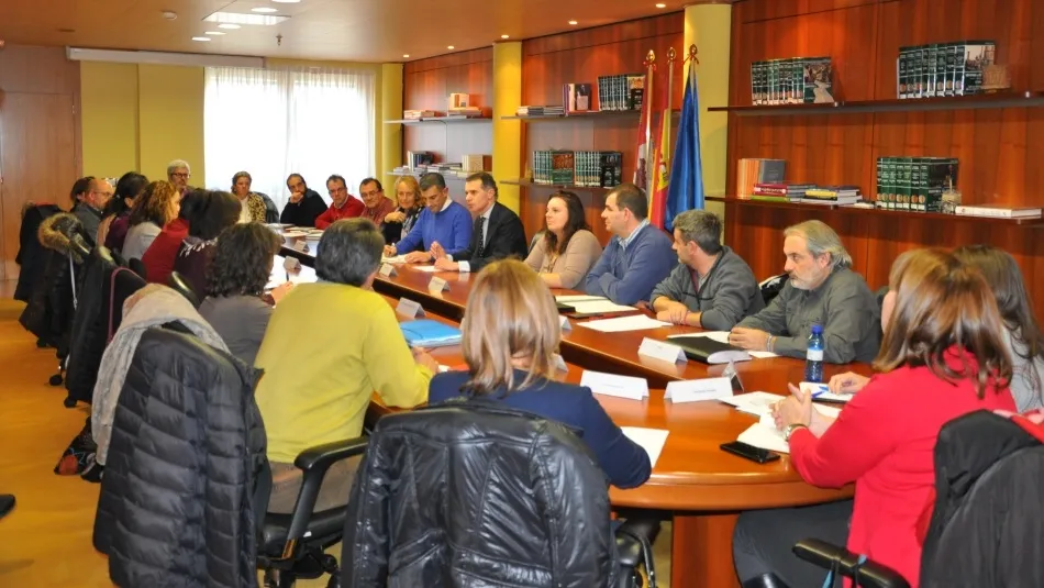 El secretario general de la Consejería de la Presidencia, José Manuel Herrero, ha presidido la reunión del Grupo de trabajo de Inmigración