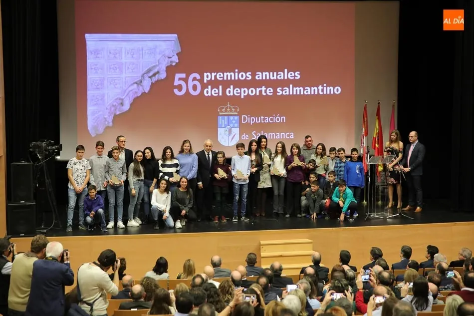 Foto 4 - La albense Mar&iacute;a de las Heras recibe el premio a la mejor deportista escolar femenina