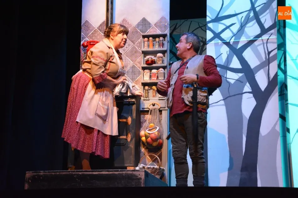 Foto 4 - Teloncillo transforma el cuento de Caperucita en una comedia de enredos dislocados