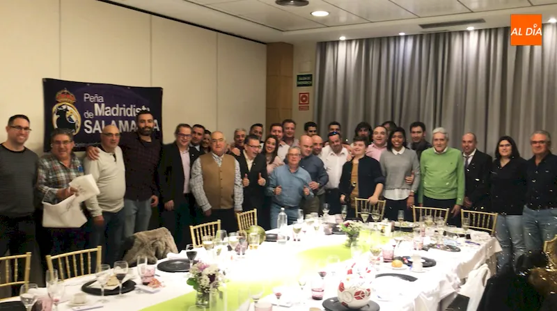 Asistentes a la cena del 16º aniversario de la Peña Madridista de Salamanca