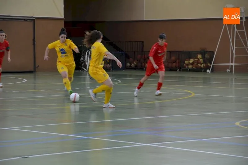 Foto 4 - La USAL cae jug&aacute;ndole de t&uacute; a t&uacute; al Alcorc&oacute;n B (2-4)