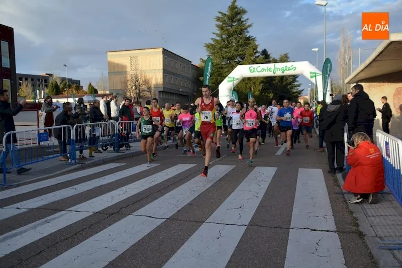 Foto 5 - Alejandro Gonz&aacute;lez y Pilar Garc&iacute;a, los mejores en la III San Silvestre Universitaria de la...