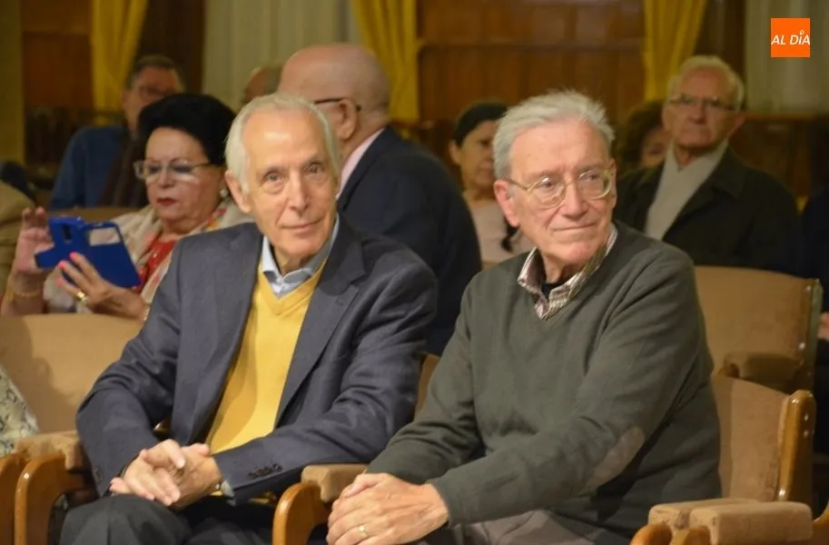Foto 5 - Los 40 a&ntilde;os de la Constituci&oacute;n centran el coloquio de Ram&oacute;n L&oacute;pez Vilas  
