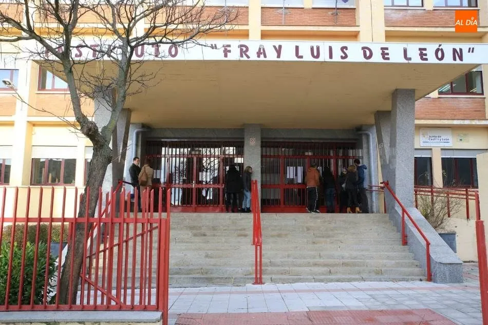 Foto 10 - M&aacute;s de 5.800 opositores para personal de servicios de la Junta repiten el examen en Salamanca