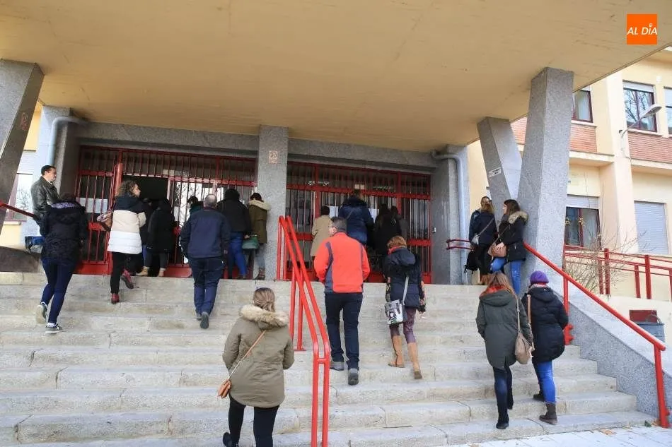 Foto 7 - M&aacute;s de 5.800 opositores para personal de servicios de la Junta repiten el examen en Salamanca