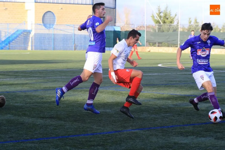Imagen del encuentro entre el Santa Marta y La Bañeza. / Fotos: Alberto Martín