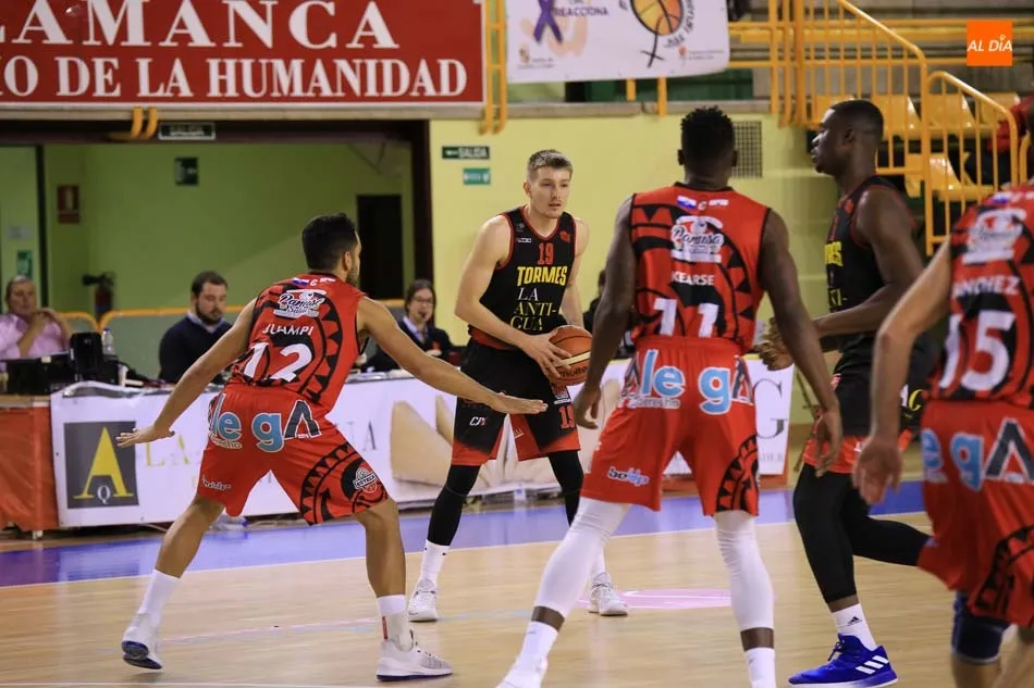 Víctor Moreno, jugador más valorado de la jornada de LEB Plata