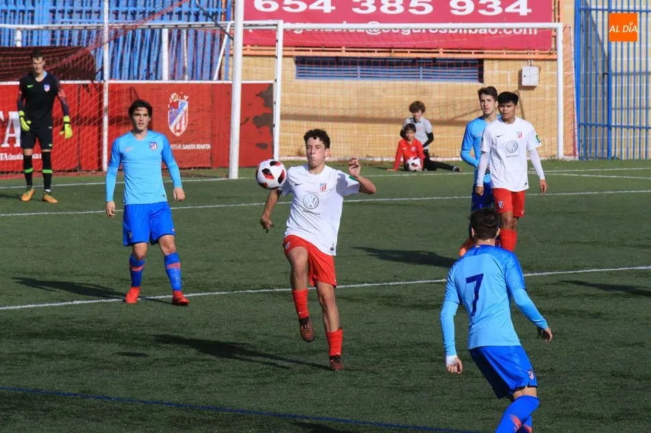 Foto 5 - El Santa Marta sufre un serio castigo ante el Atl&eacute;tico de Madrid (0-5)  