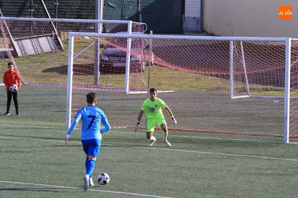 Foto 2 - El Santa Marta sufre un serio castigo ante el Atl&eacute;tico de Madrid (0-5)  