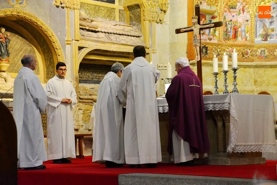 Foto 4 - Recuperaci&oacute;n de la misa por el rito moz&aacute;rabe en la Catedral Vieja para iniciar el Adviento