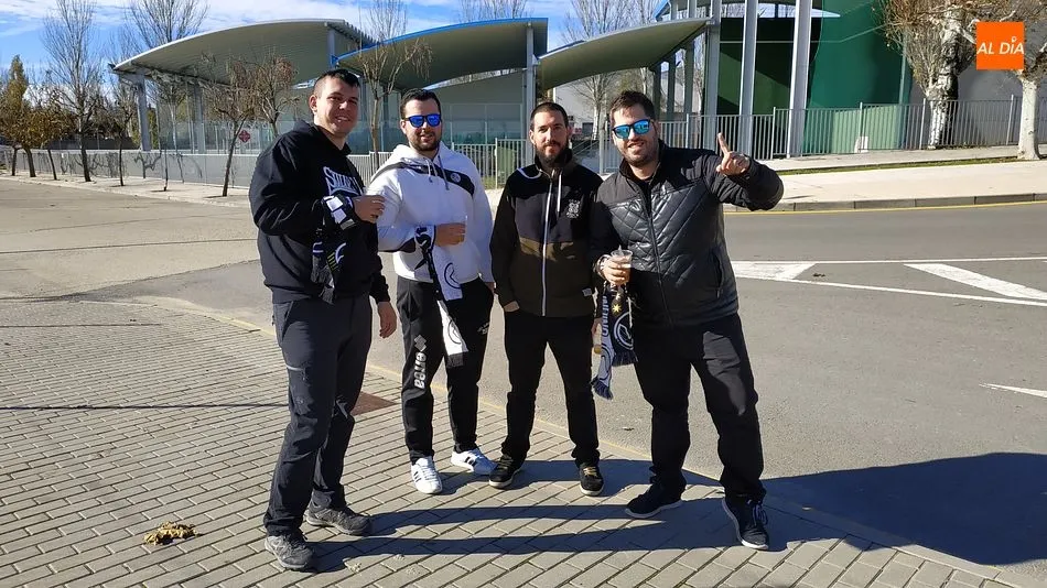 Foto 10 - Los aficionados del CD Guijuelo y Unionistas comparten la paella m&aacute;s futbol&iacute;stica