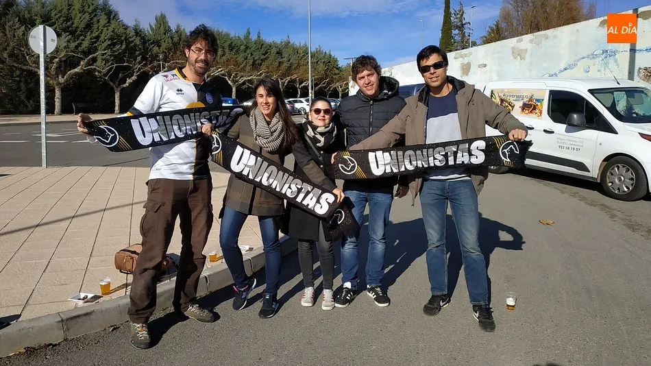 Foto 9 - Los aficionados del CD Guijuelo y Unionistas comparten la paella m&aacute;s futbol&iacute;stica