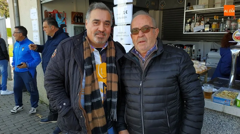 Foto 5 - Los aficionados del CD Guijuelo y Unionistas comparten la paella m&aacute;s futbol&iacute;stica