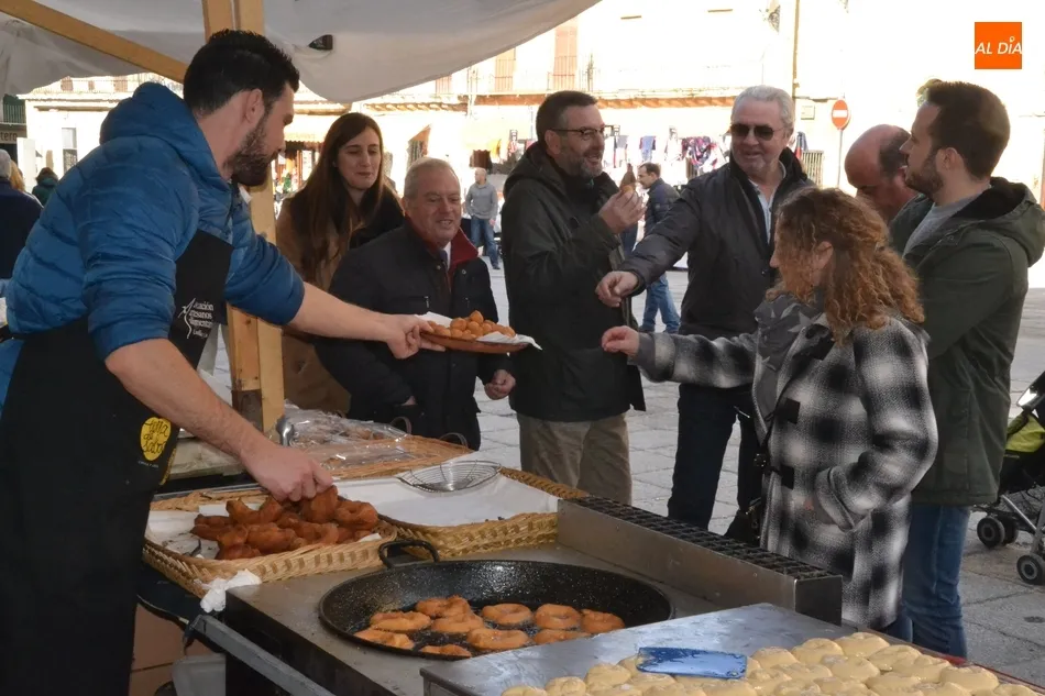 La última Feria del año se remata en la Plaza Mayor con una muestra de artesanía  